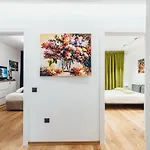 5 Stars Luxury For Business Travelers-Near Avram Iancu Square-2 King Bedrooms 1 Living-Free Private Parking
