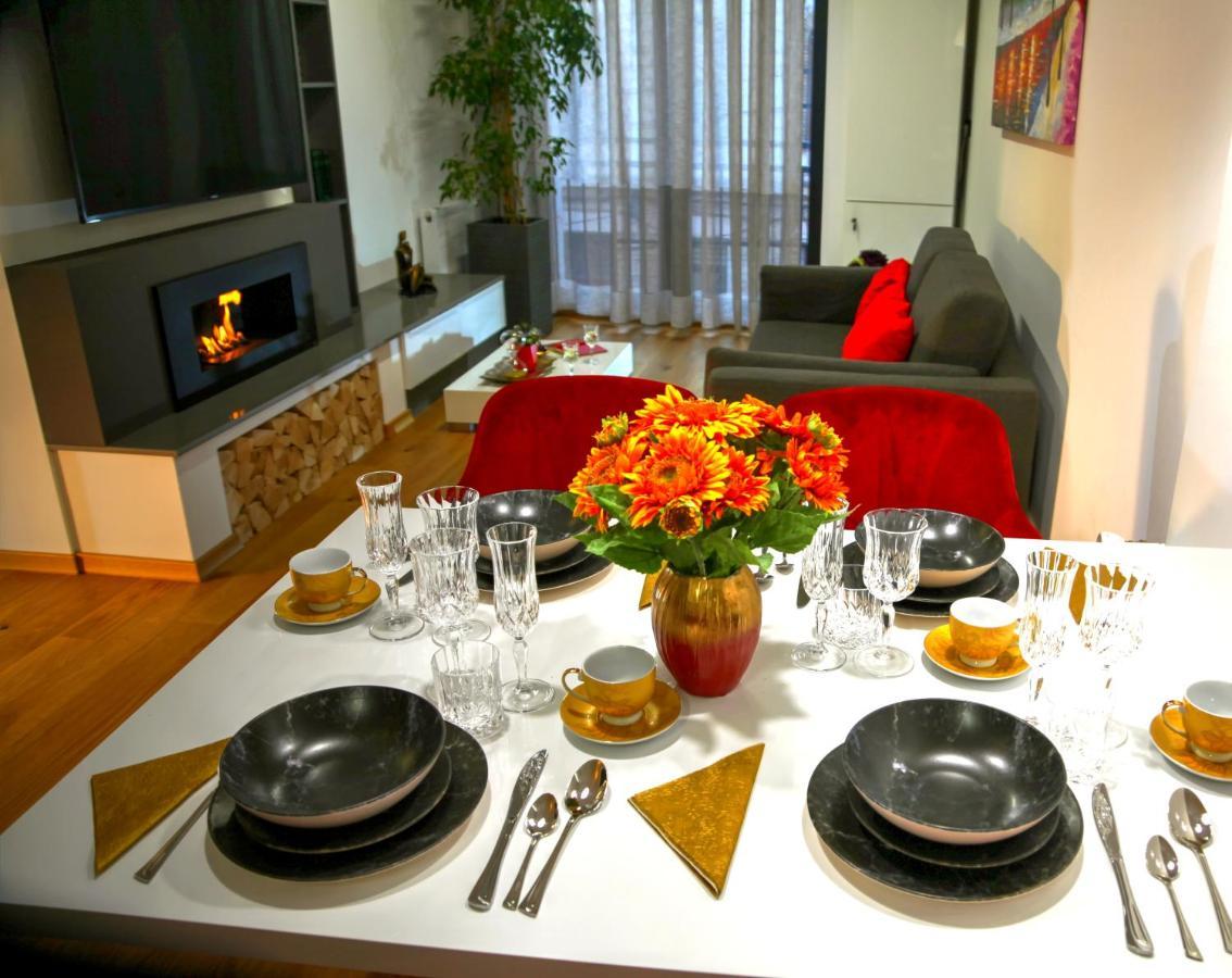 5 Stars Luxury For Business Travelers-avram Iancu Square-2 King Bedrooms 1 Living-free Private Parking Apartament Cluj-Napoca