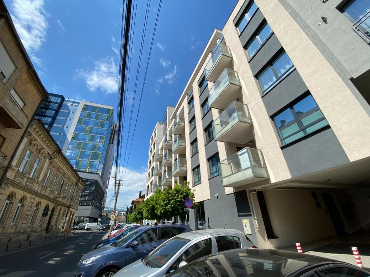 5 Stars Luxury For Business Travelers-avram Iancu Square-2 King Bedrooms 1 Living-free Private Parking Apartament Cluj-Napoca